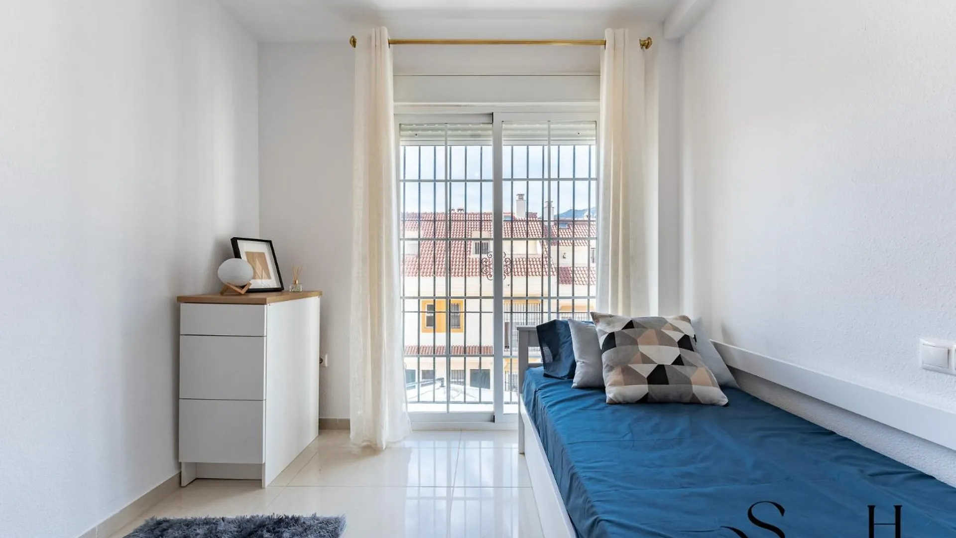 3-Bed Seaview Escape, Pool, Garage, 4 Terraces Villa Benalmadena Holiday home