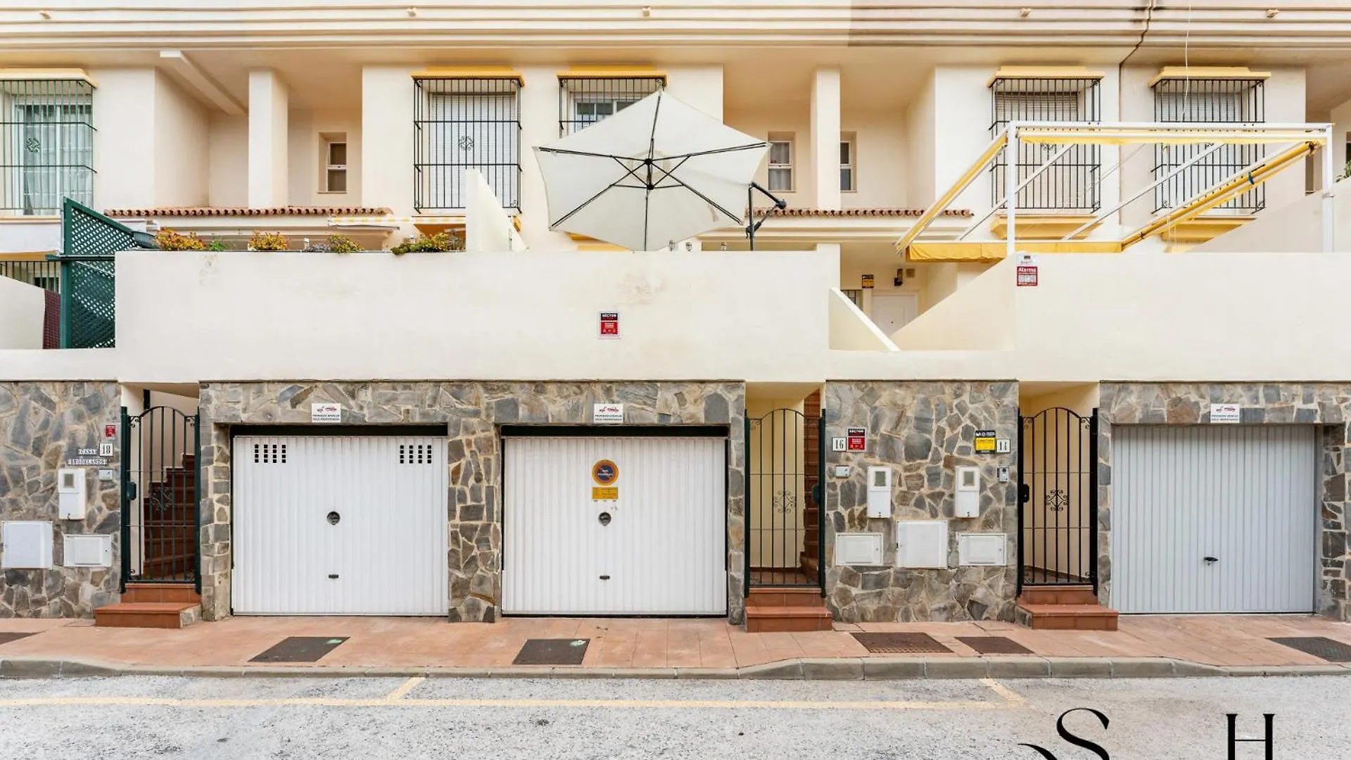 3-Bed Seaview Escape, Pool, Garage, 4 Terraces Villa Benalmadena