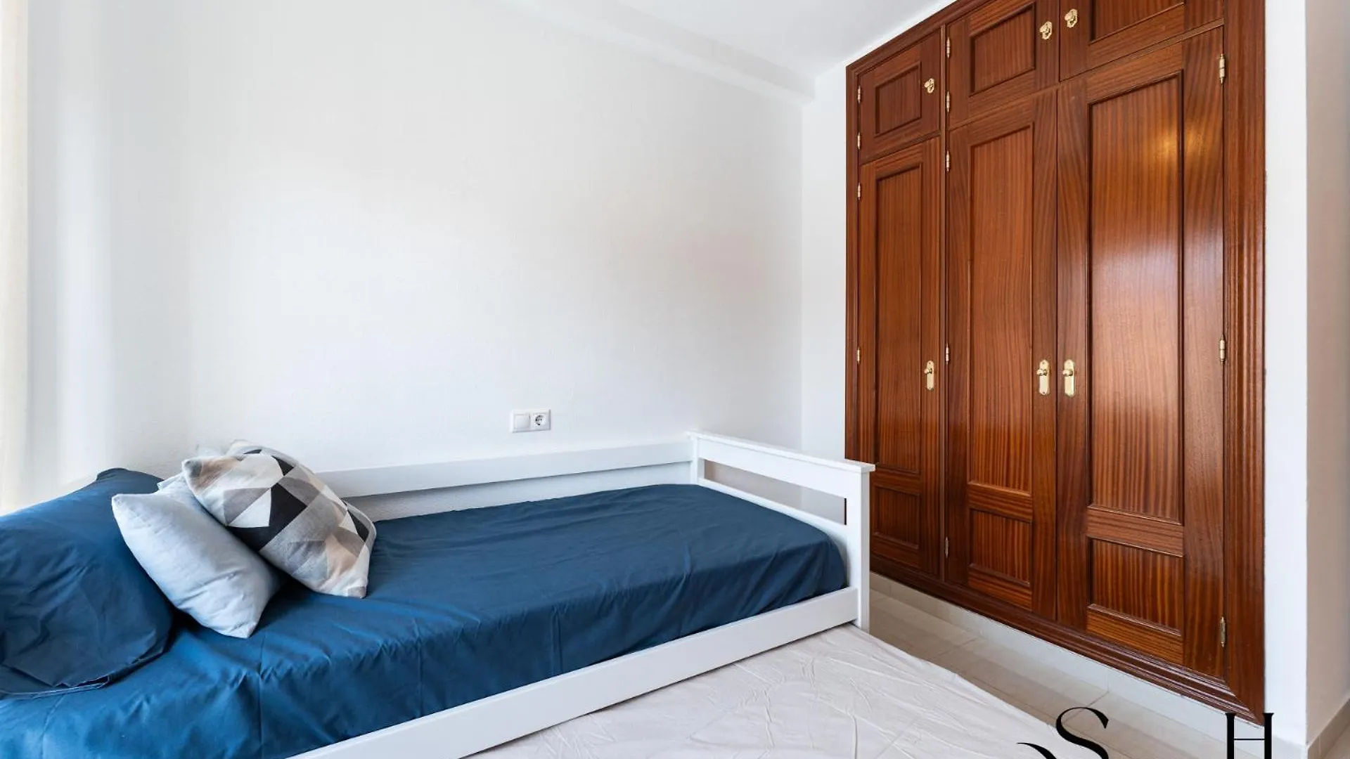 3-Bed Seaview Escape, Pool, Garage, 4 Terraces Villa Benalmadena Holiday home