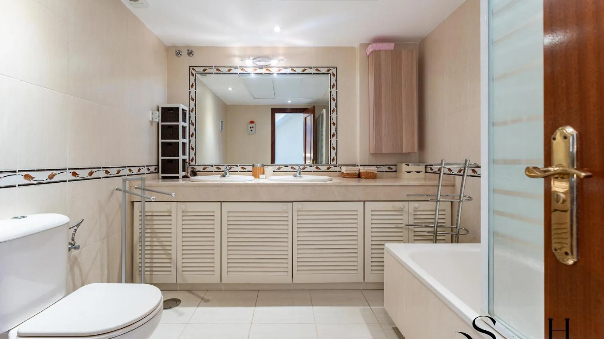 Holiday home 3-Bed Seaview Escape, Pool, Garage, 4 Terraces Villa Benalmadena Spain