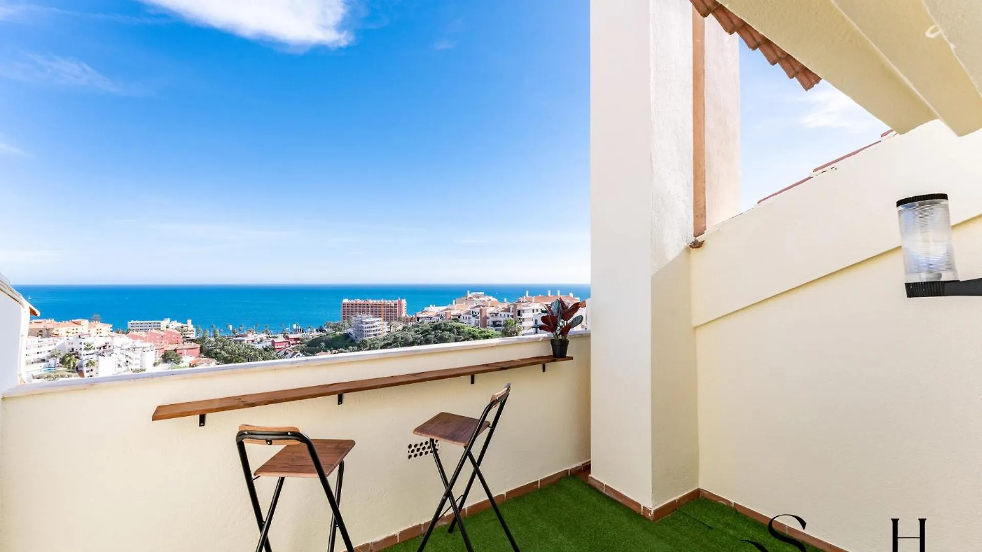 3-Bed Seaview Escape, Pool, Garage, 4 Terraces Villa Benalmadena