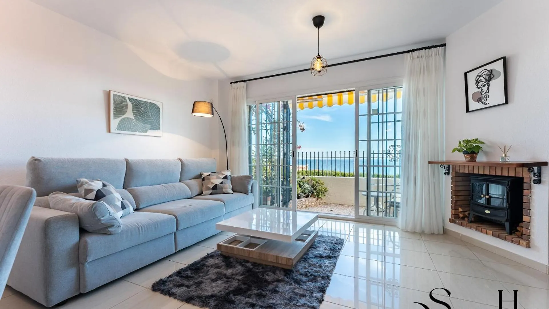 3-Bed Seaview Escape, Pool, Garage, 4 Terraces Villa Benalmadena Holiday home