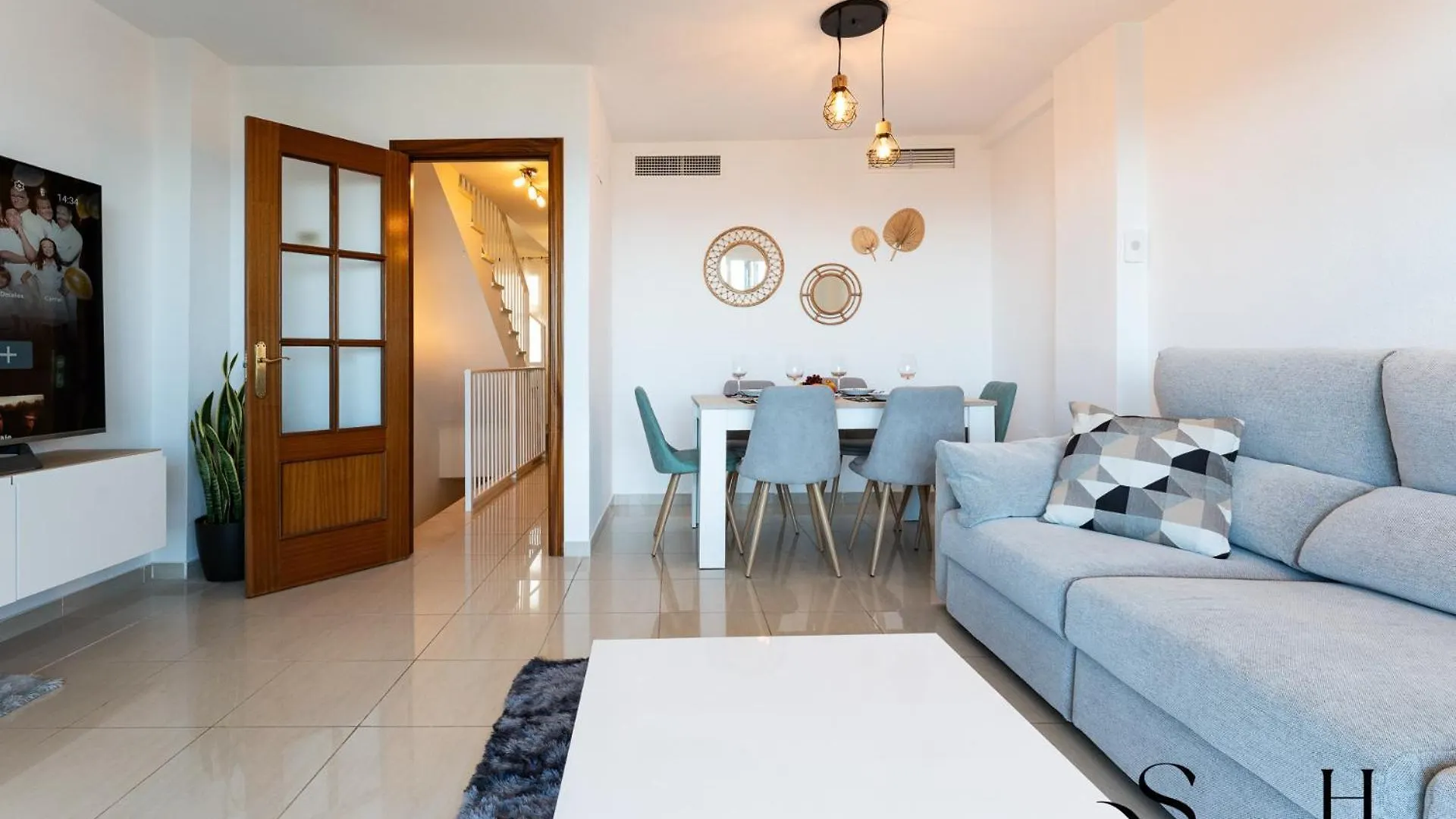 3-Bed Seaview Escape, Pool, Garage, 4 Terraces Villa Benalmadena Holiday home