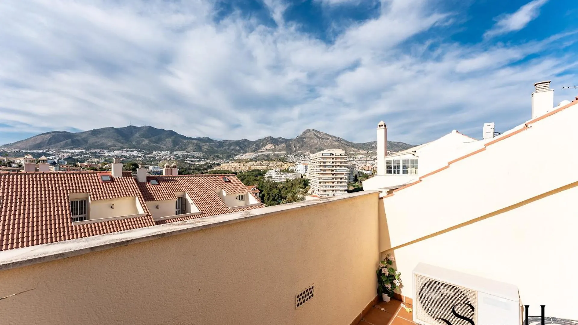 3-Bed Seaview Escape, Pool, Garage, 4 Terraces Villa Benalmadena 0*,